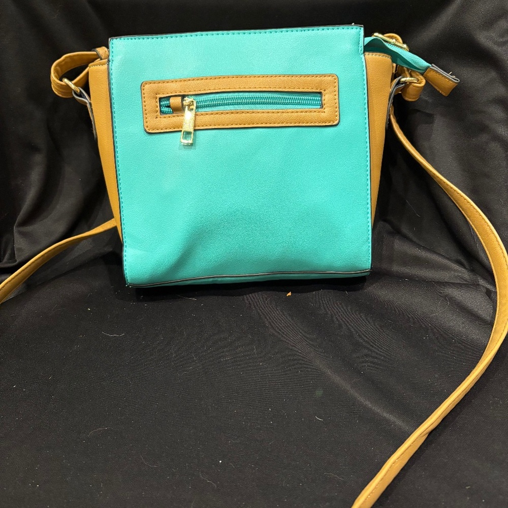 TravelSmith RFID Crossbody Bag – Turquoise & Tan